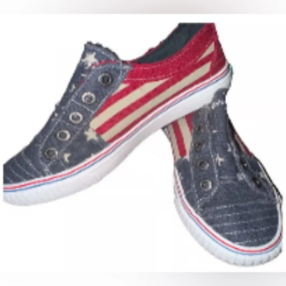 Blowfish Patriotic Navy Star Sneakers 7.5 Tennis Shoes Casual Playful Everyday